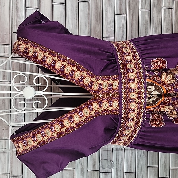 Deep v-neck purple dress - Picture 2 of 12